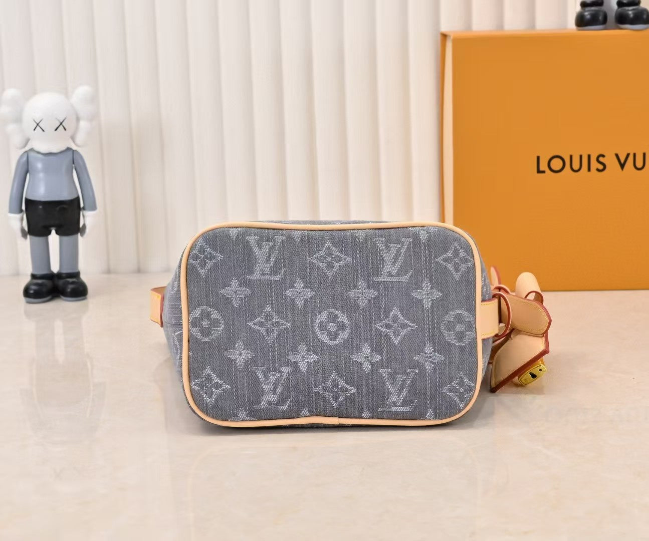 M45125 Bucket Shoulder Bag, Monogram Canvas Grey Jean.