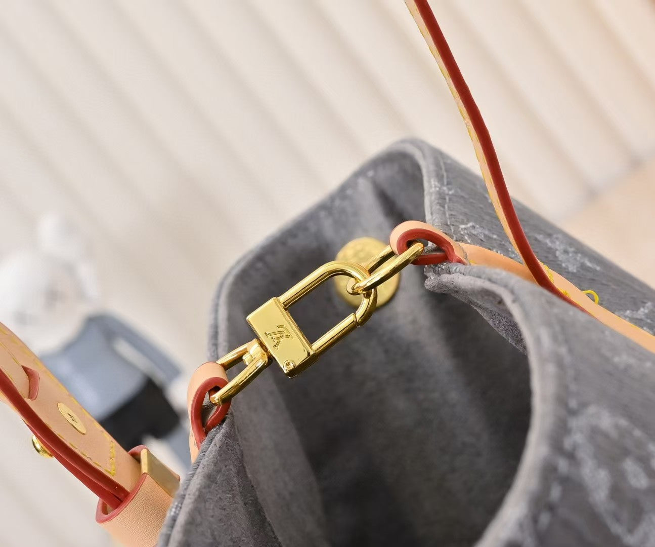 M45125 Bucket Shoulder Bag, Monogram Canvas Grey Jean.