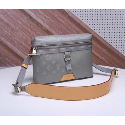 M43895 Messenger PM Monogram Glaze