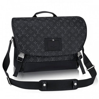 M40510 Messenger MM Voyager Messenger Bag Monogram Eclipse Canvas