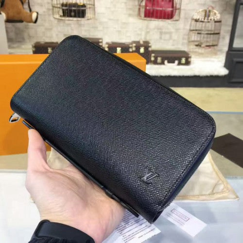 M42097 Zippy XL Wallet Taiga Leather