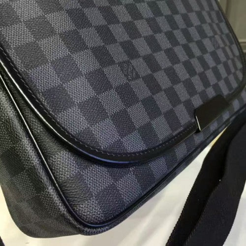 N58029 Daniel MM Messenger Bag Damier Graphite Canvas