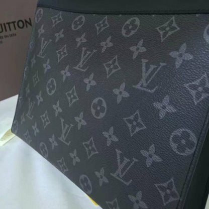 M61692 Pochette Voyage MM Monogram Eclipse Canvas