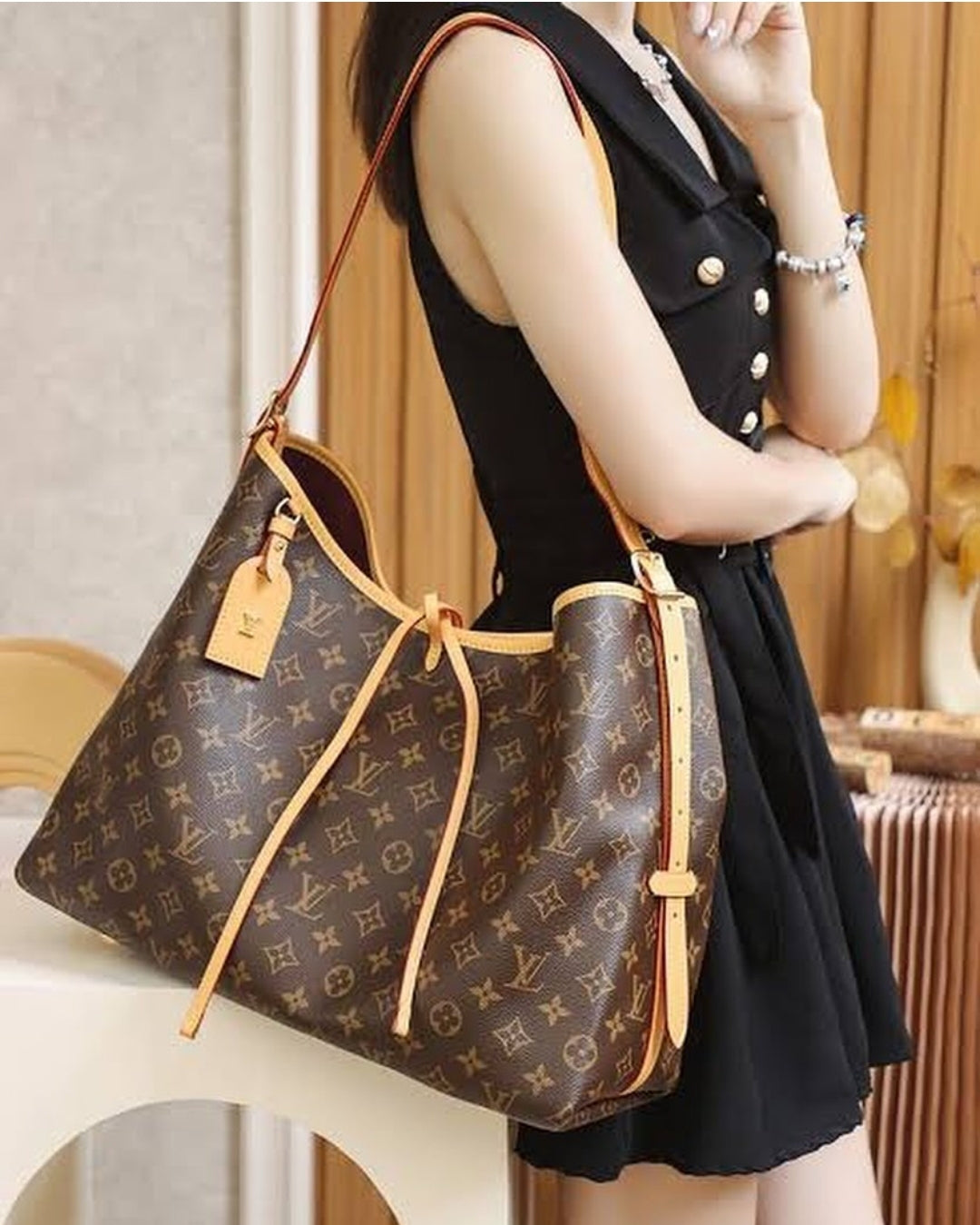M40587 Sully Hobo Bag Monogram Canvas. MM/GM