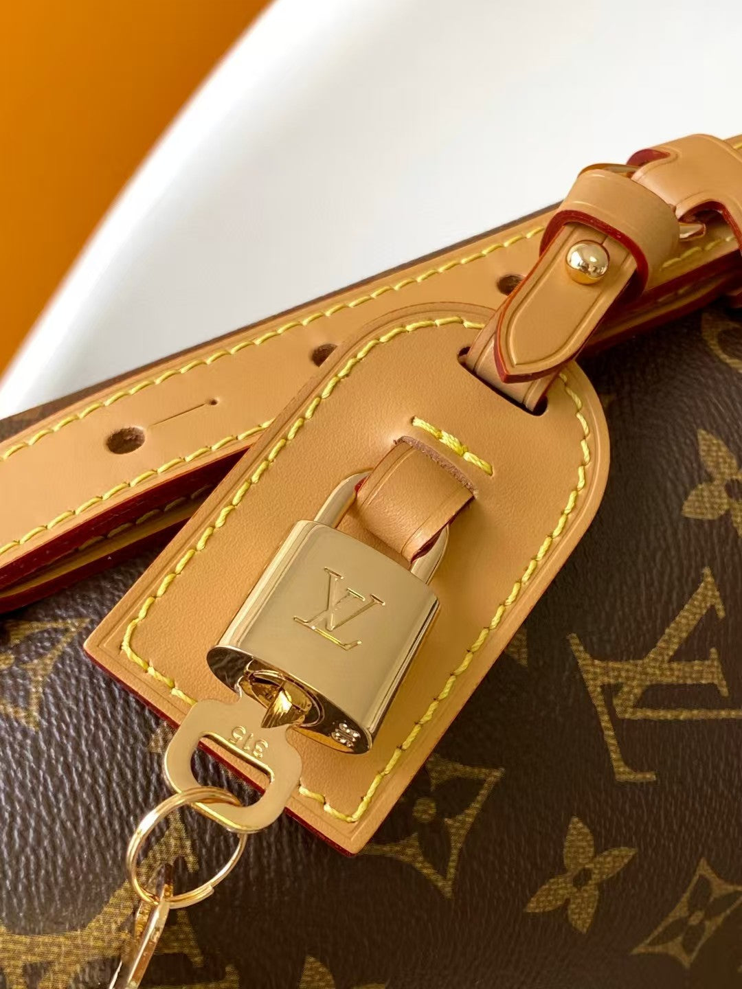 M44679 Bucket Shoulder Bag Monogram PU Leather..