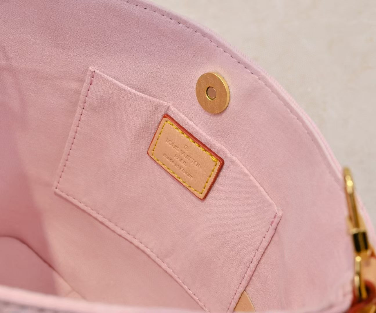 M45124 Bucket Shoulder Bag, Monogram Canvas Pink.