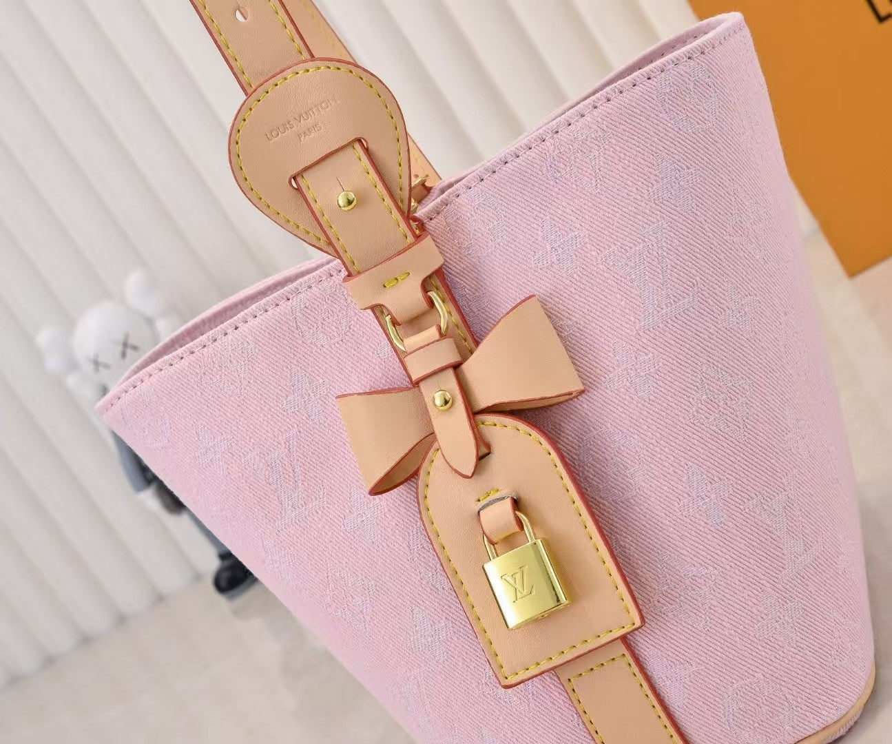 M45124 Bucket Shoulder Bag, Monogram Canvas Pink.