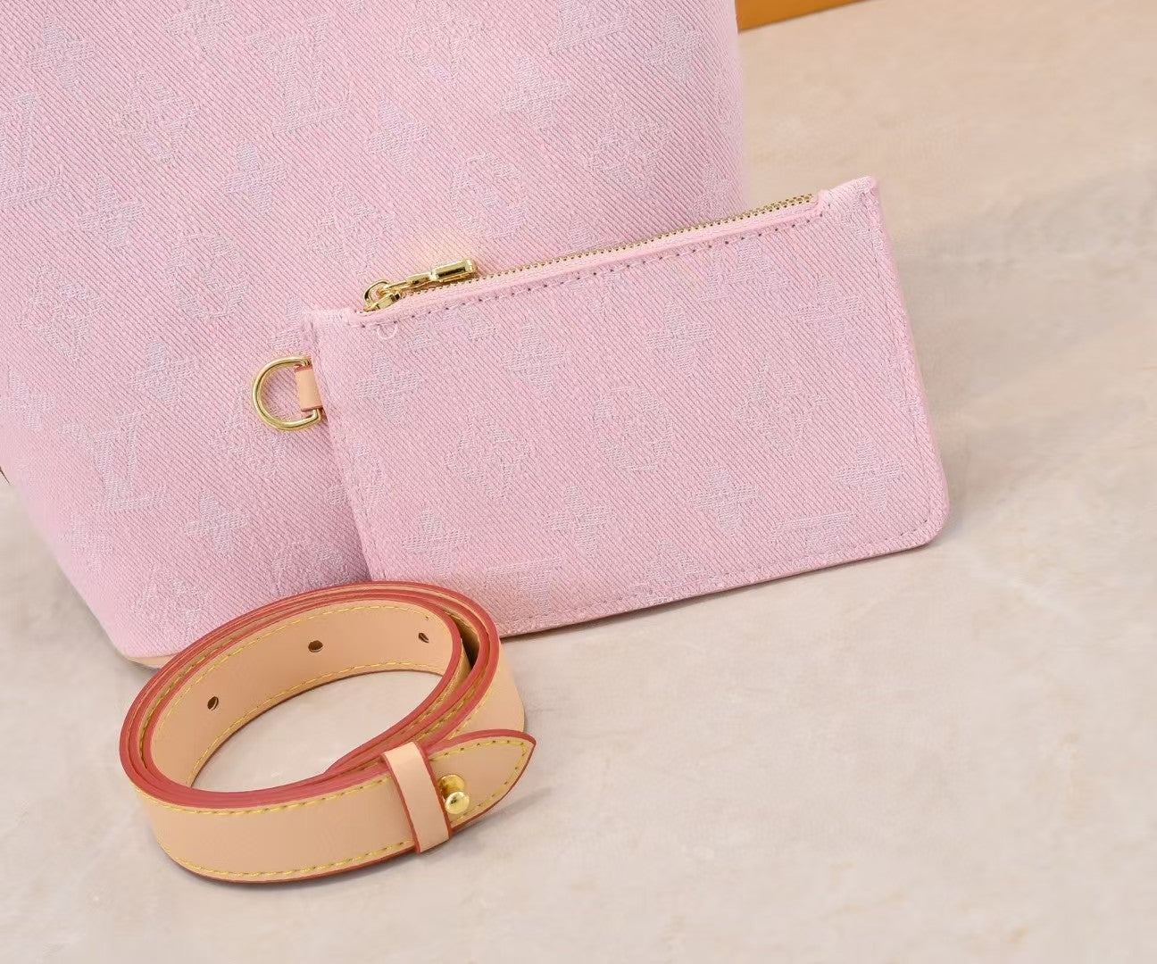M45124 Bucket Shoulder Bag, Monogram Canvas Pink.