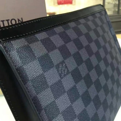 N41696 Pochette Voyage MM Damier Graphite Canvas